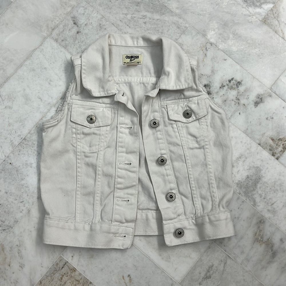 Osh kosh b'gosh vest, size 6, barely used.